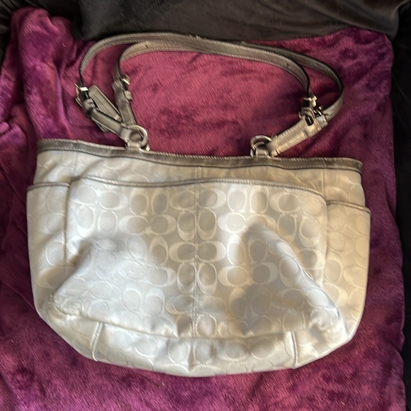 Coach Signature Gallery Jacquard Tote Silver and White - Picture 5 of 14